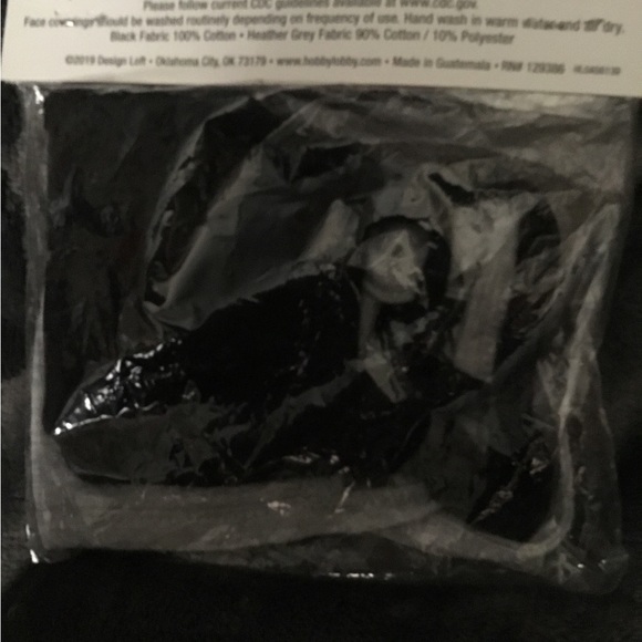 🆕 Children Fashion Face Mask / Coverings / Wearable Art / Black & Gray pair - Picture 2 of 2